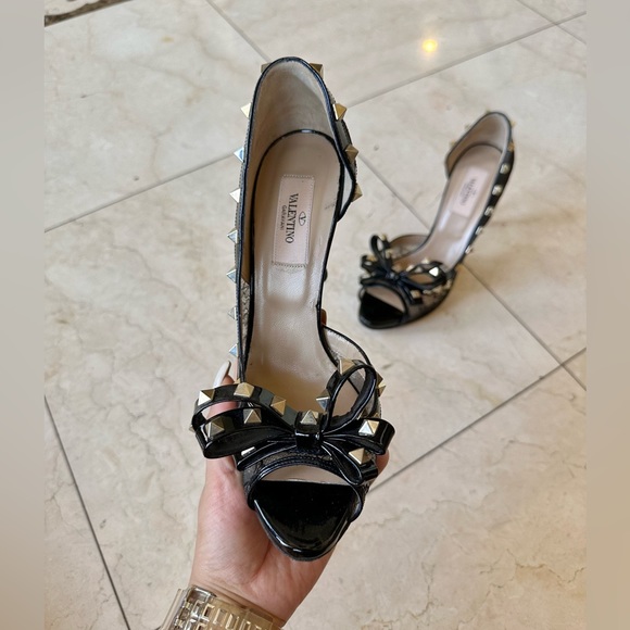 Valentino Black Patent Leather Rockstud Lace Design Sandals Heels 37.5 Brand NEW - Picture 3 of 8